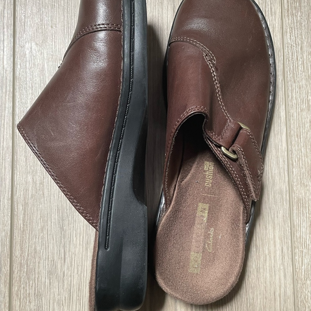 Brown Leather Women’s Mules